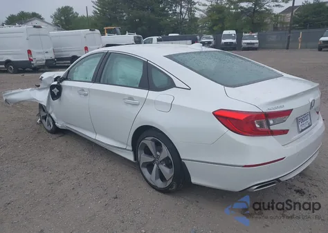 2018 Honda Accord Touring z USA, uszkodzony, nr VIN 1HGCV1F96JA010037